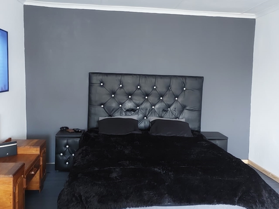 8 Bedroom Property for Sale in Parsonsvlei Eastern Cape